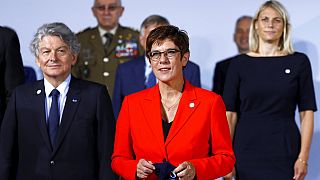  Almanya Savunma Bakanı Annegret Kramp-Karrenbauer