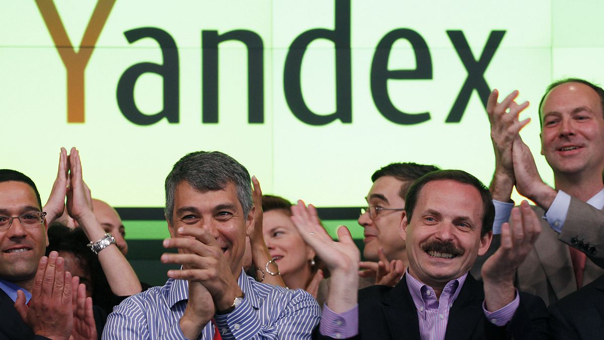 Первое публичное размещение акций "Яндекса" на бирже NASDAQ в 2011 году
