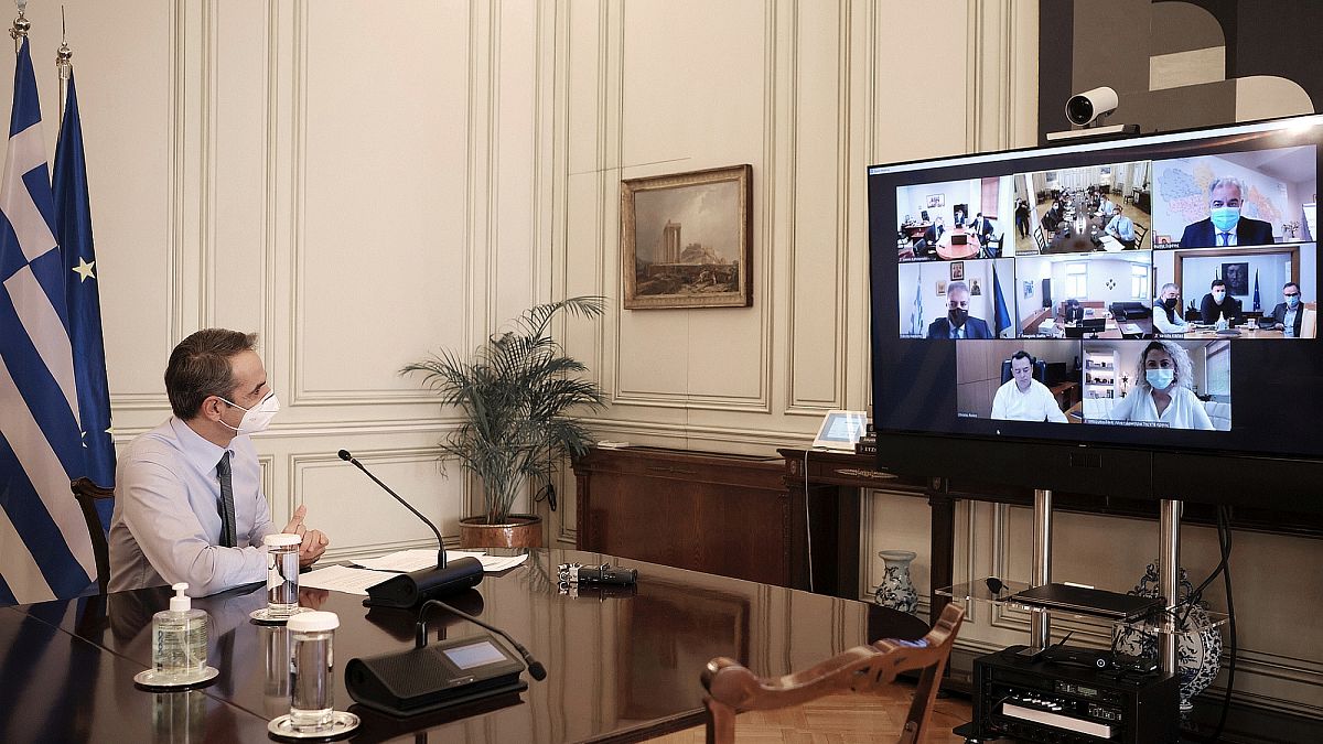 Τηλεδιάσκεψη του πρωθυπουργού Κυριάκου Μητσοτάκη με τους διοικητές των 7 ΥΠΕ της Ελλάδας