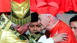 II. János Pál pápa és Theodore McCarrick 2001-ben