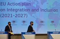 ایلوا یوهانسون و مارگاریت اسکیناس دو کمیسر اتحادیه اروپا در جلسه معرفی برنامه جدید ادغام