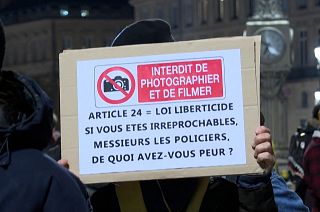 Tensão entre polícia e manifestantes em Bordéus