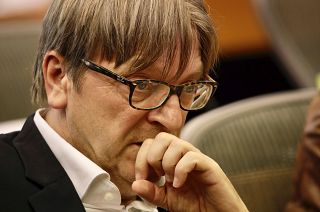 Verhofstadt: "Fundo da UE pode avançar sem Polónia e Hungria"
