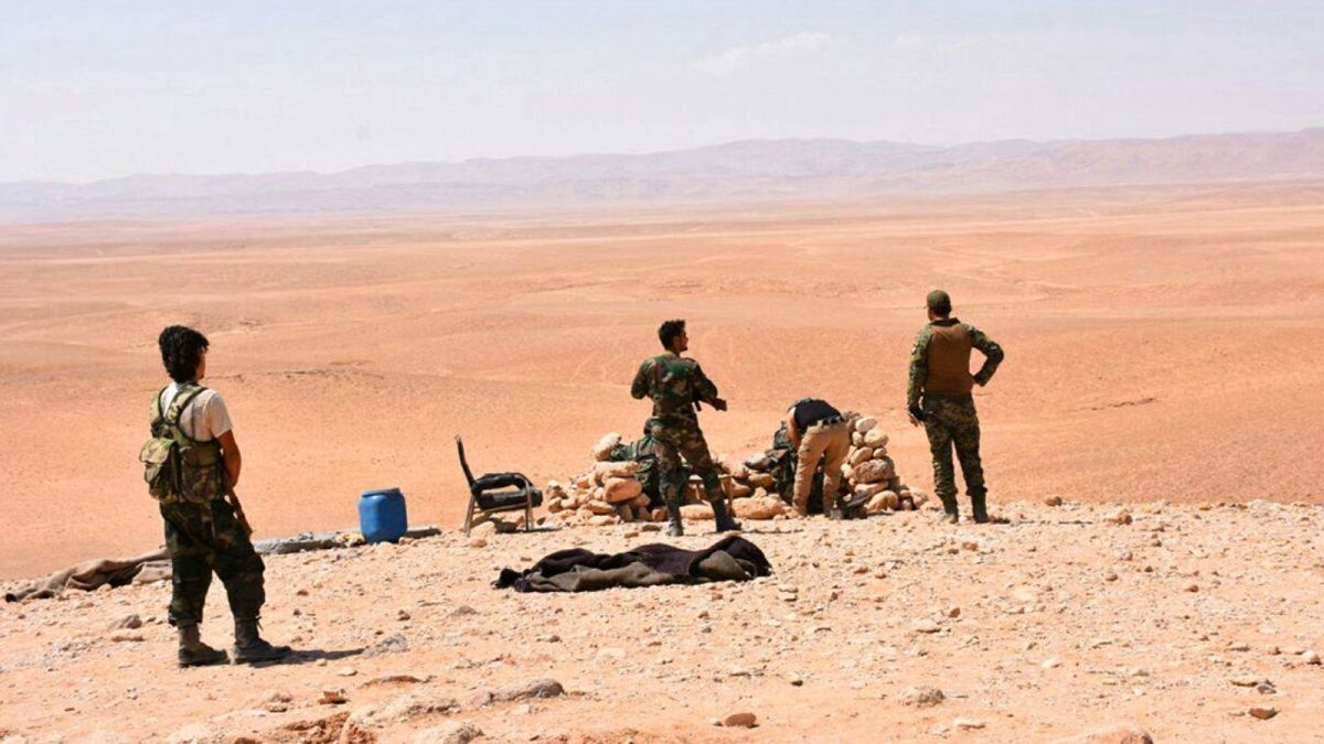 گروهی از شبه‌نظامیان هوادار حکومت سوریه در استان دیرالزور (عکس از آرشیو)