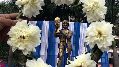 Pluie d'hommages après la mort de Maradona
