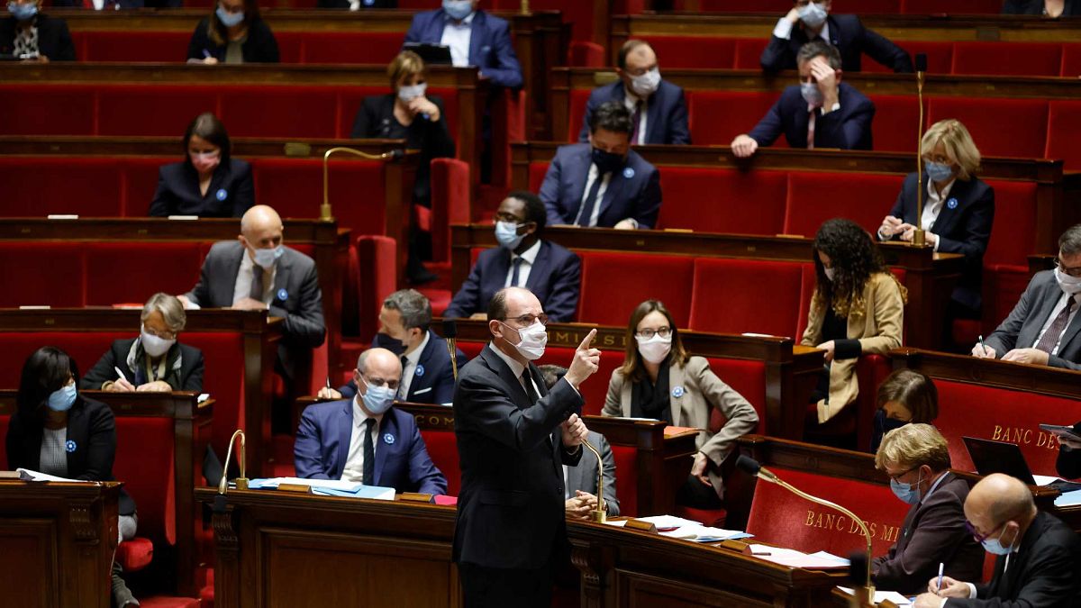رئيس الوزراء الفرنسي جان كاستكس أثناء حديثه في الجمعية الوطنية في باريس، 10 نوفمبر 2020
