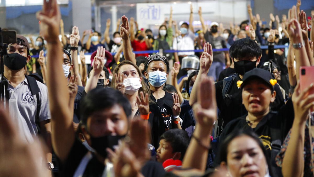 Протестующие в Бангкоке требуют реформы монархии 