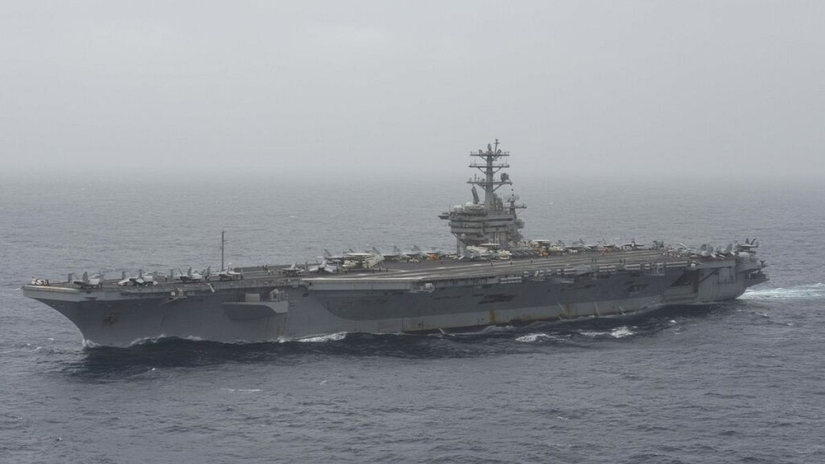 A USS Nimitz repülőgép-hordozó