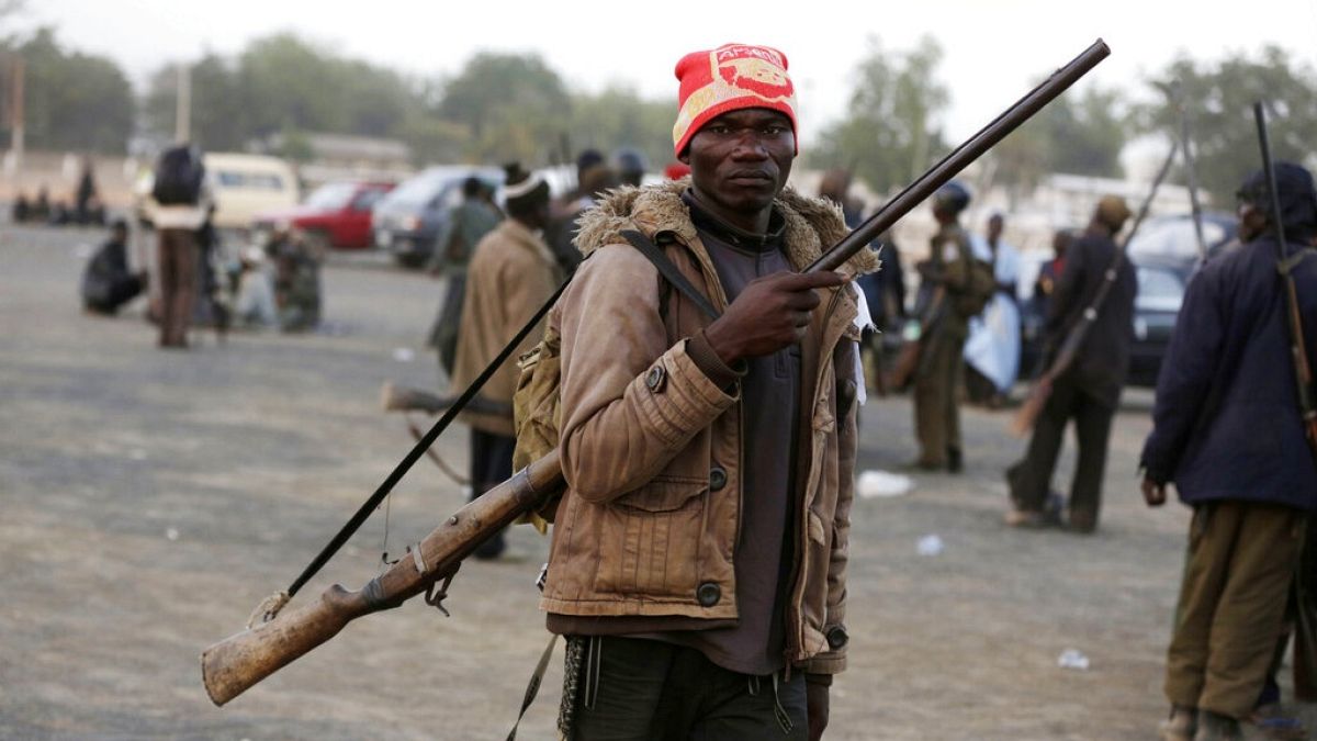 A Boko Haram ellen harcoló nigériai önkéntes 2020 októberében