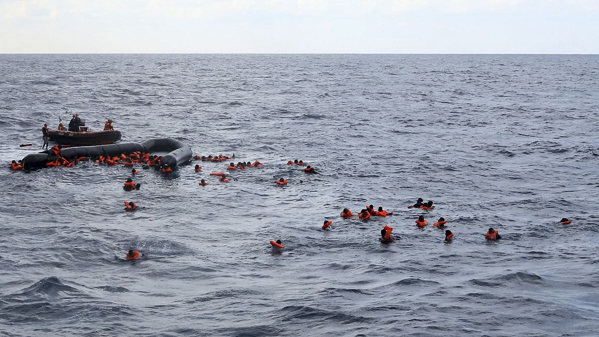 عکس آرشیوی از نجات پناهجویان گرفتار در دریای شمال ۱۱ نوامبر۲۰۲۰