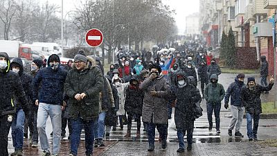 Multiplication des défilés, dans les quartiers de Minsk, pour tenter de déjouer la répression policière. Minsk, le 29/11/2020