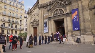 Fransa'da Danıştay, kiliselere yönelik Covid-19 kısıtlamalarının gözden geçirilmesini istedi