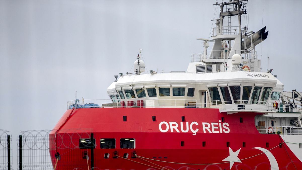 AB'den Antalya Limanı'na dönen Oruç Reis araştırma gemisi hakkında açıklama