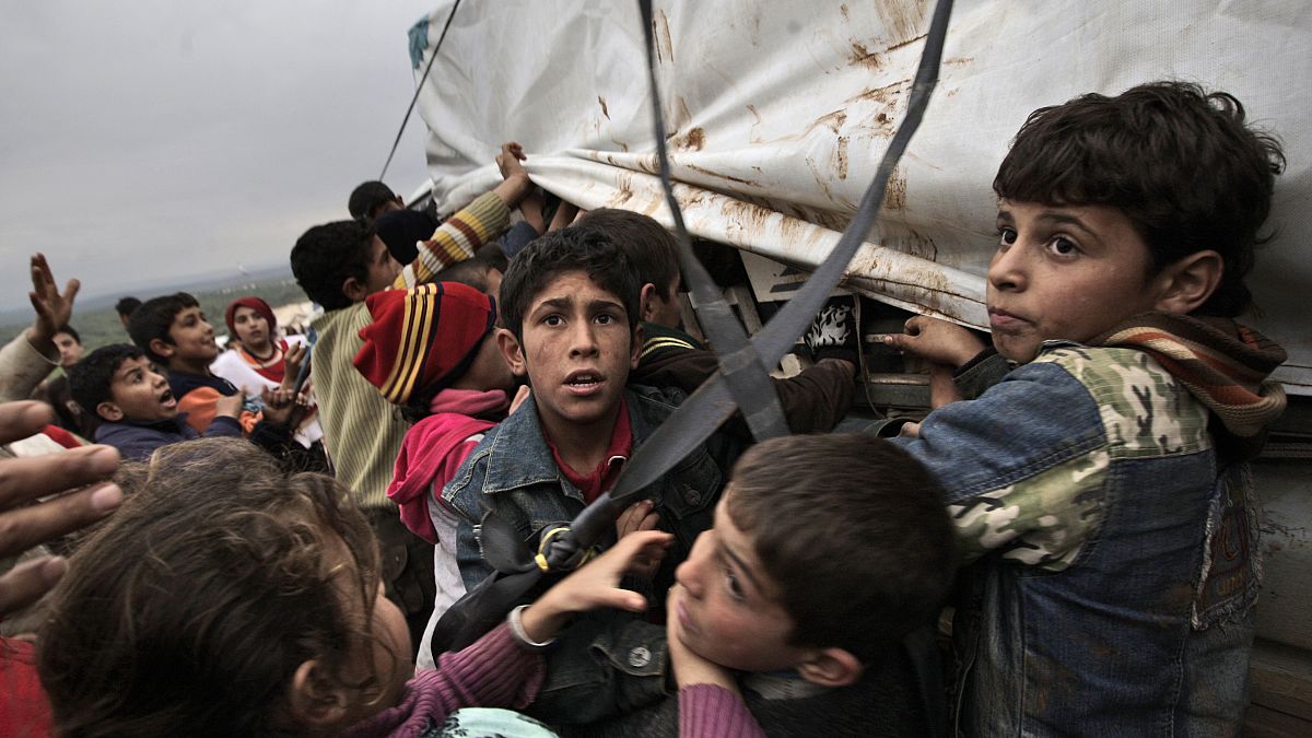  أطفال سوريون فروا من منازلهم في أطمة، سوريا