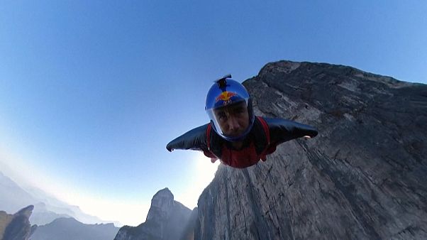 Sport extrême : le grand bond dans le vide du "Batman chinois" Sport extrême : le grand bond dans le vide du "Batman chinois"