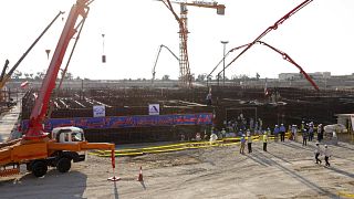  صب الخرسانة لقاعدة المفاعل الثاني للطاقة النووية في محطة بوشهر في بوشهر، إيران
