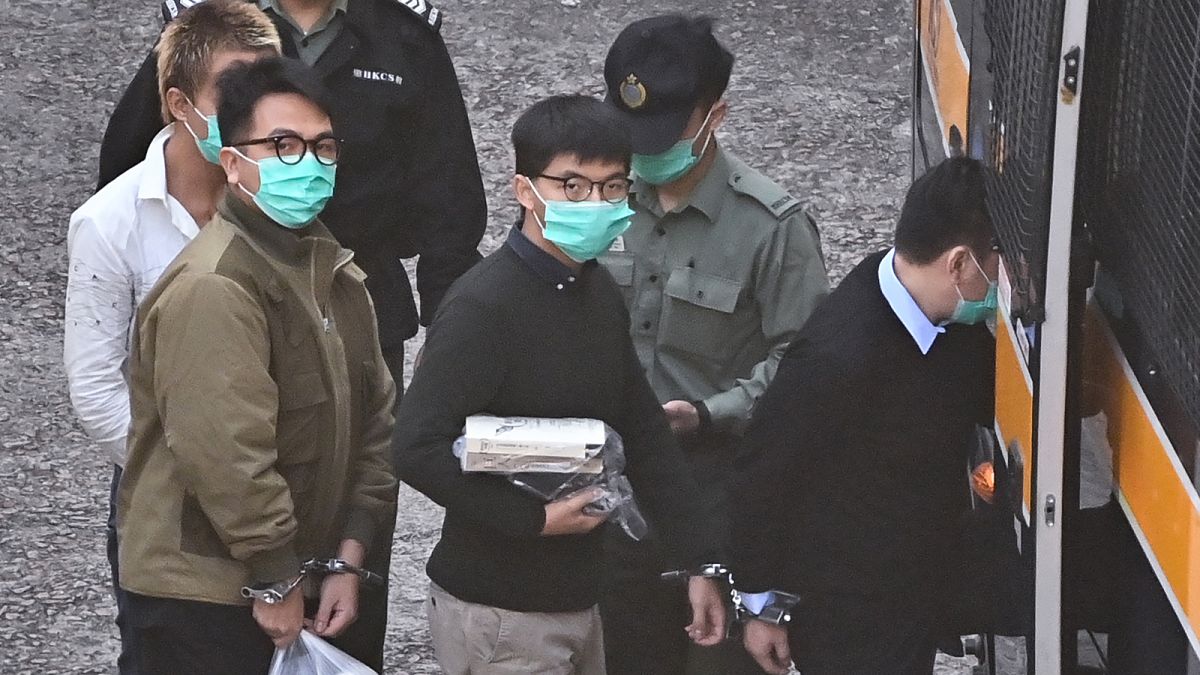 Ativistas de Hong Kong condenados à prisão