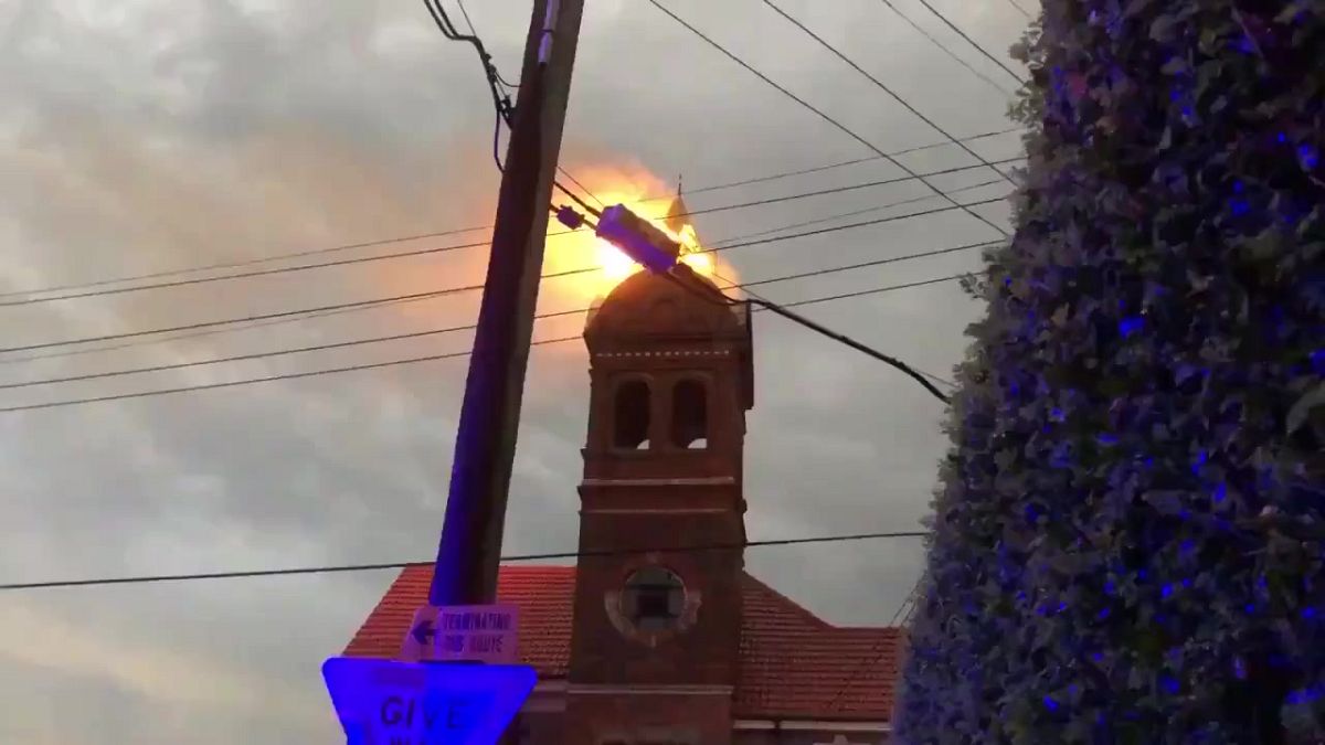 صاعقة تضرب بج كنيسة أثري في أستراليا