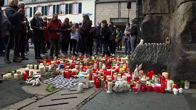 No Comment: Gedenkfeier für die Opfer von Trier