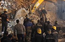 عمليات بحث وانقاذ بعد انهيار بناية في الإسكندرية
