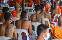 Filipinler'de mahkumların dövmeleri siliniyor