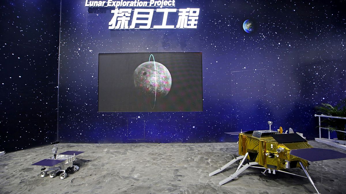 القمر الصناعي الصيني "شانغي 5" على سطح القمر