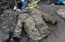 Fuzuli'de bulunan bir asker paltosu (arşiv)