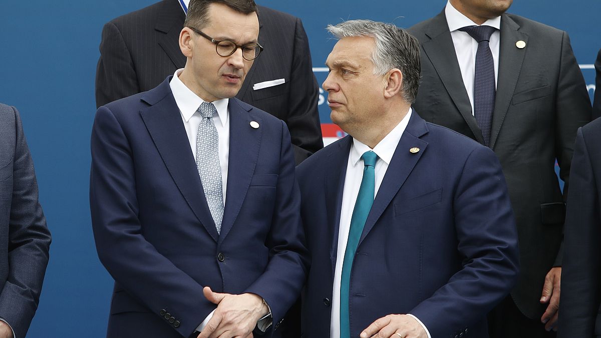 Mateusz Morawiecki, primeiro-ministro da Polónia e Viktor Orbán, primeiro-ministro da Hungria