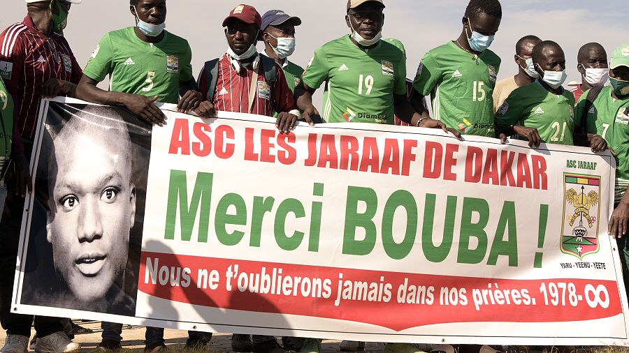 Heroic Senegal Players Pay Tribute to the Late Papa Diop After Reaching  World Cup Round of 16