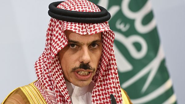 السعودية نيوز |
وزير الخارجية السعودي: الملك سلمان حريص على وحدة دول التعاون الخليجي
السعودية نيوز |
وزير الخارجية السعودي: الملك سلمان حريص على وحدة دول التعاون الخليجي