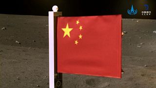 نصب پرچم چین روی ماه