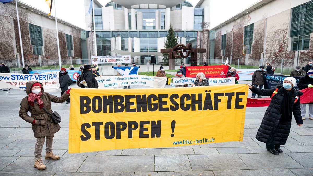 متظاهرون من أجل السلام أمام البرلمان الألماني