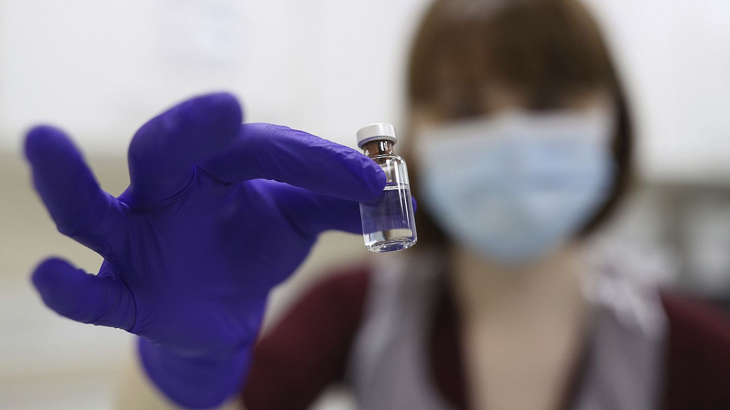 Quiénes son los pacientes prioritarios en los planes de vacunación de los  países europeos? | Euronews