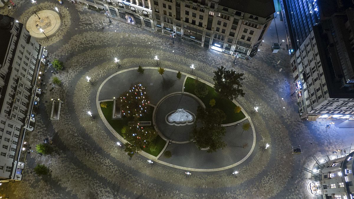 Площадь Вёрёшмарти в 2020 году: рождественская ярмарка пройдет онлайн