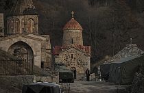 Российские миротворцы охраняют древний монастырь Дадиванк/Худавенг в Нагорном Карабахе