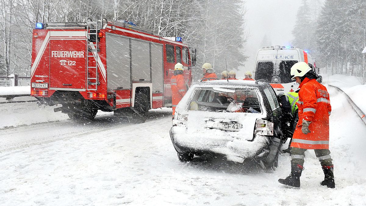 Σφοδρές χιονοπτώσεις στην Ιταλία - Ισχυρές καταιγίδες στην Κροατία