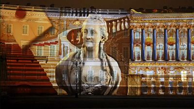 نورپردازی سه بعدی به مناسبت ۲۵۶ سالگی موزه هرمیتاژ در سن‌پترزبورگ