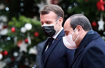 Presidente de França dás as boas vindas no Eliseu ao homólogo do Egito