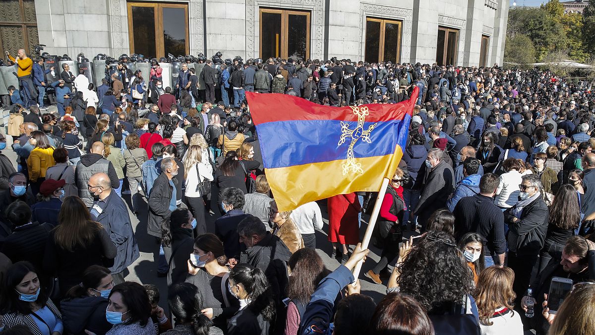 Акция протеста в Ереване против соглашения и прекращении войны в Карабахе 11 ноября 2020
