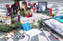 طرفداران جان لنون در چهلمین سالگرد قتلش یاد خالق ترانه «تصور کن» را گرامی داشتند