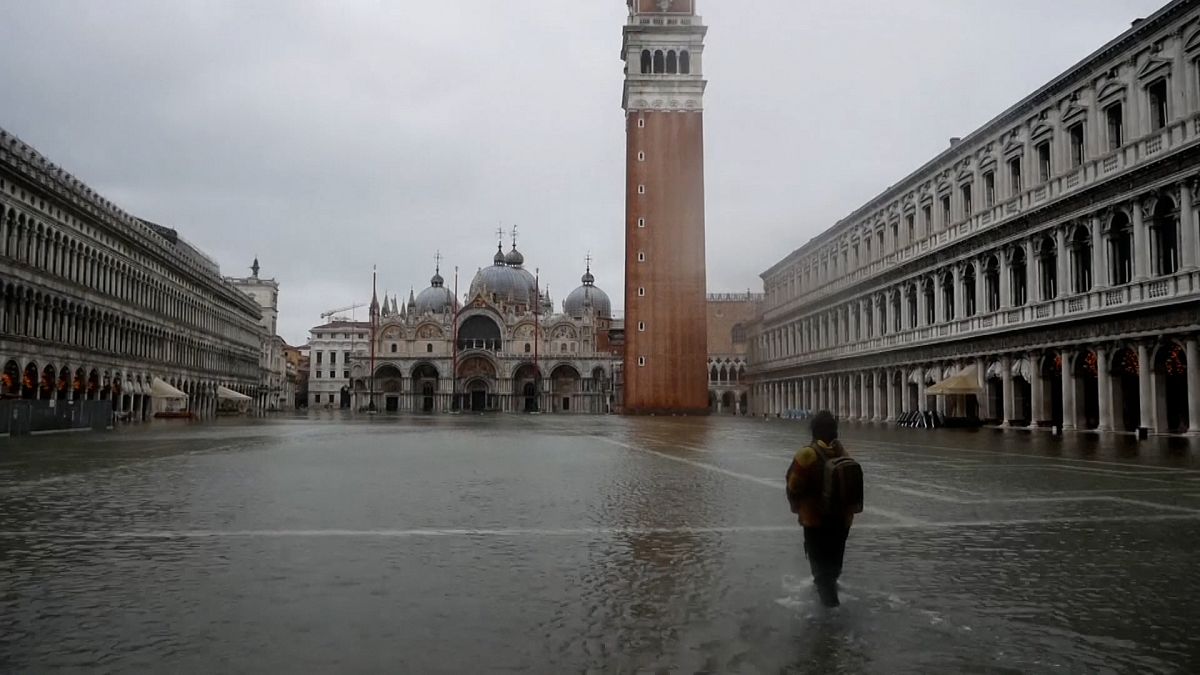 Überflutungen in Venedig, neues Schutzsystem "Mose" im Einsatz