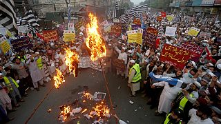 مظاهرات مناهضة للحكومة الفرنسية في باكستان