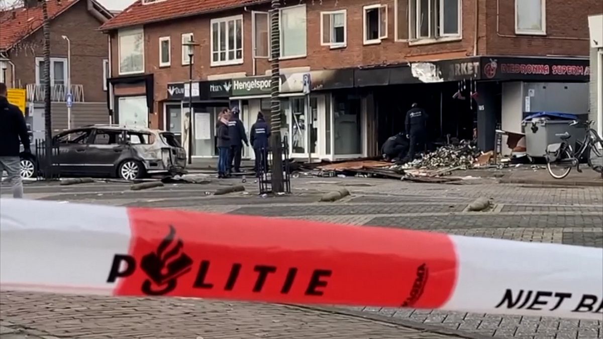 شاهد: الأضرار التي خلفها ثالث تفجير في متجر بولندي في أمستردام