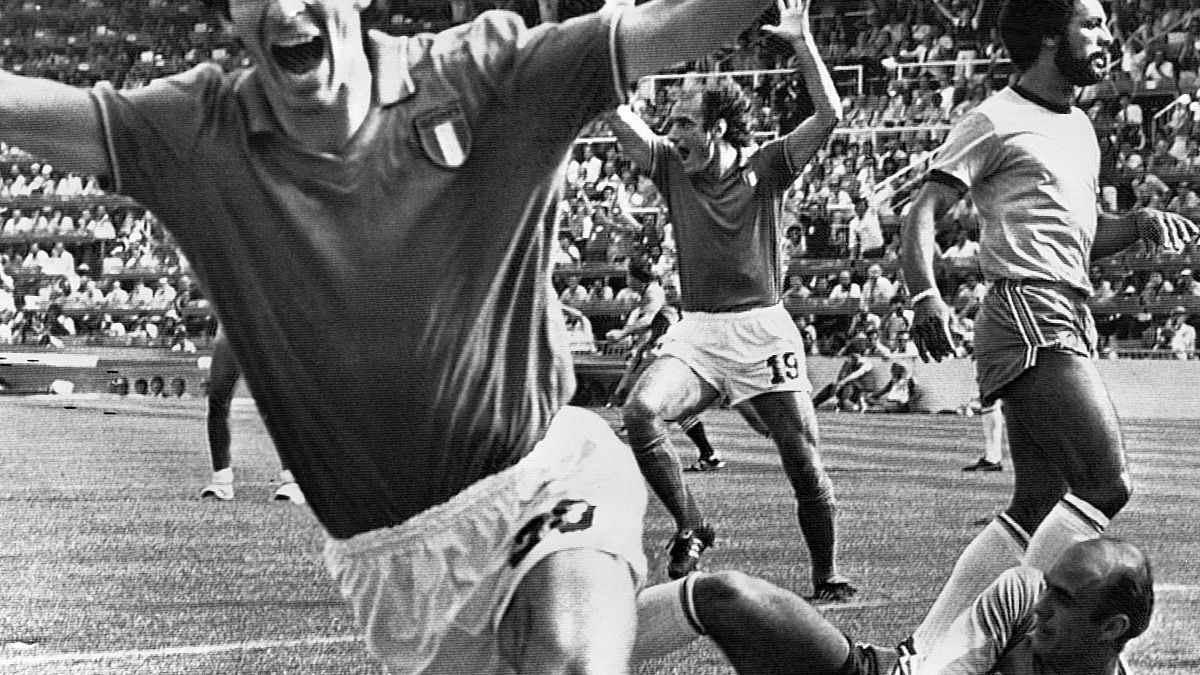 الكرة الايطالية تفقد أحد اساطيرها: وفاة باولو روسي هداف مونديال 1982