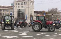 Gazdatüntetés: traktorok a moldovai parlament előtt