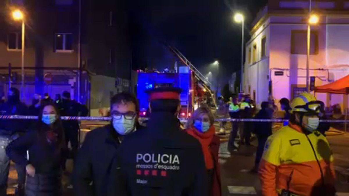 Трагедия в Бадалоне: в результате пожара на заброшенной фабрике погибли нелегальные мигранты