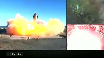 شاهد: النموذج الأوليّ لصاروخ "ستارشيب" أقلع وارتفع... ثم انفجر