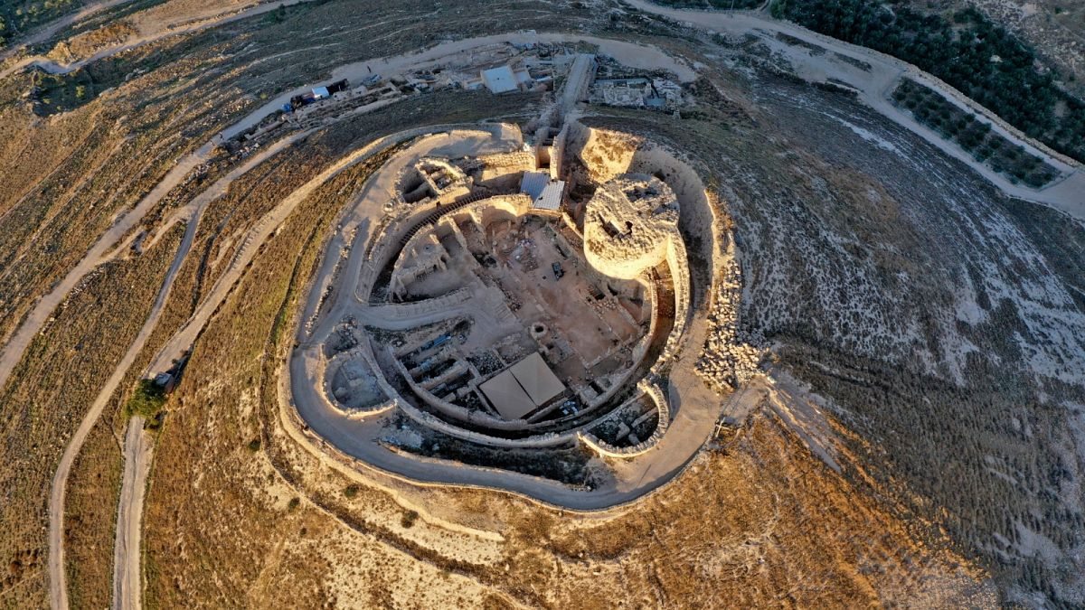 قصر هيرودس (قلعة هيروديون) شرق مدينة بيت لحم