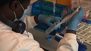 Au Kenya, des tests sérologiques révèlent l'ampleur du Covid-19