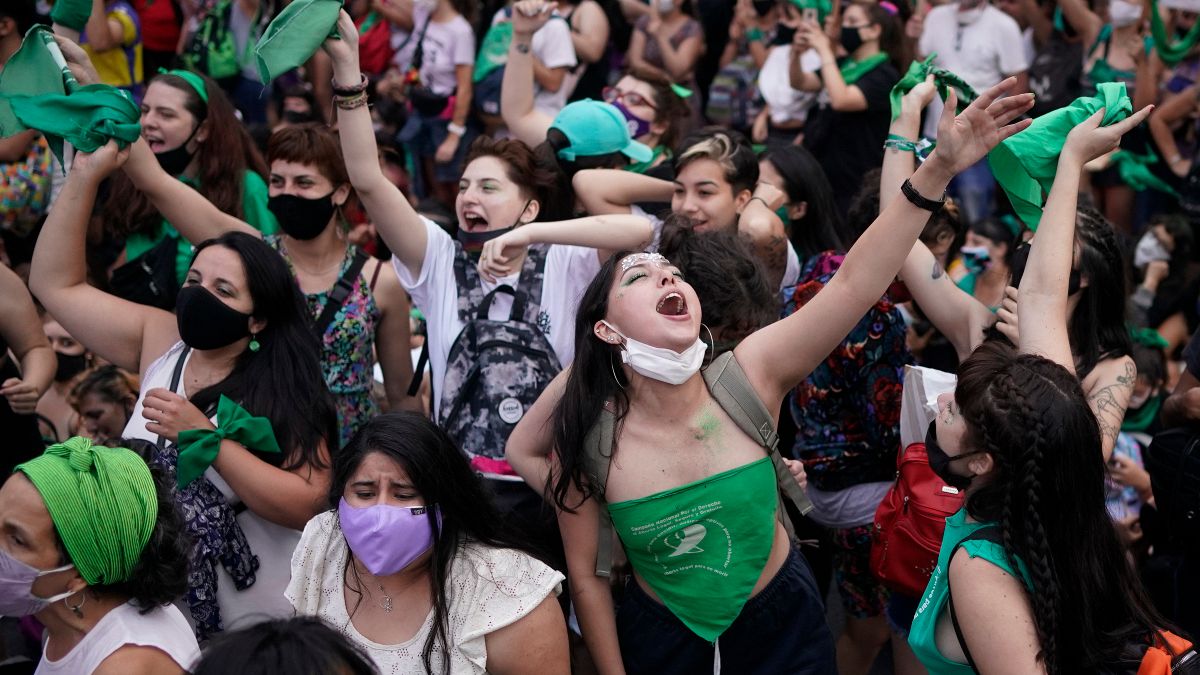 Ativistas pela liberdade de escolha da mulher celebram em Buenos Aires
